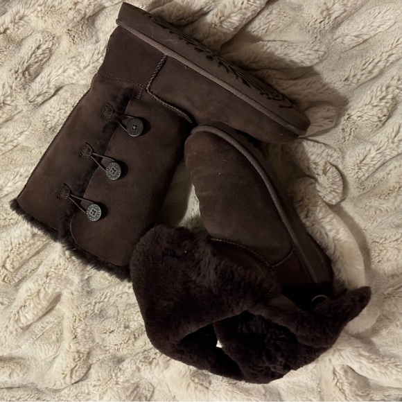 UGG Bailey Button Triplet CHO Tall Boots Brown Size 5
